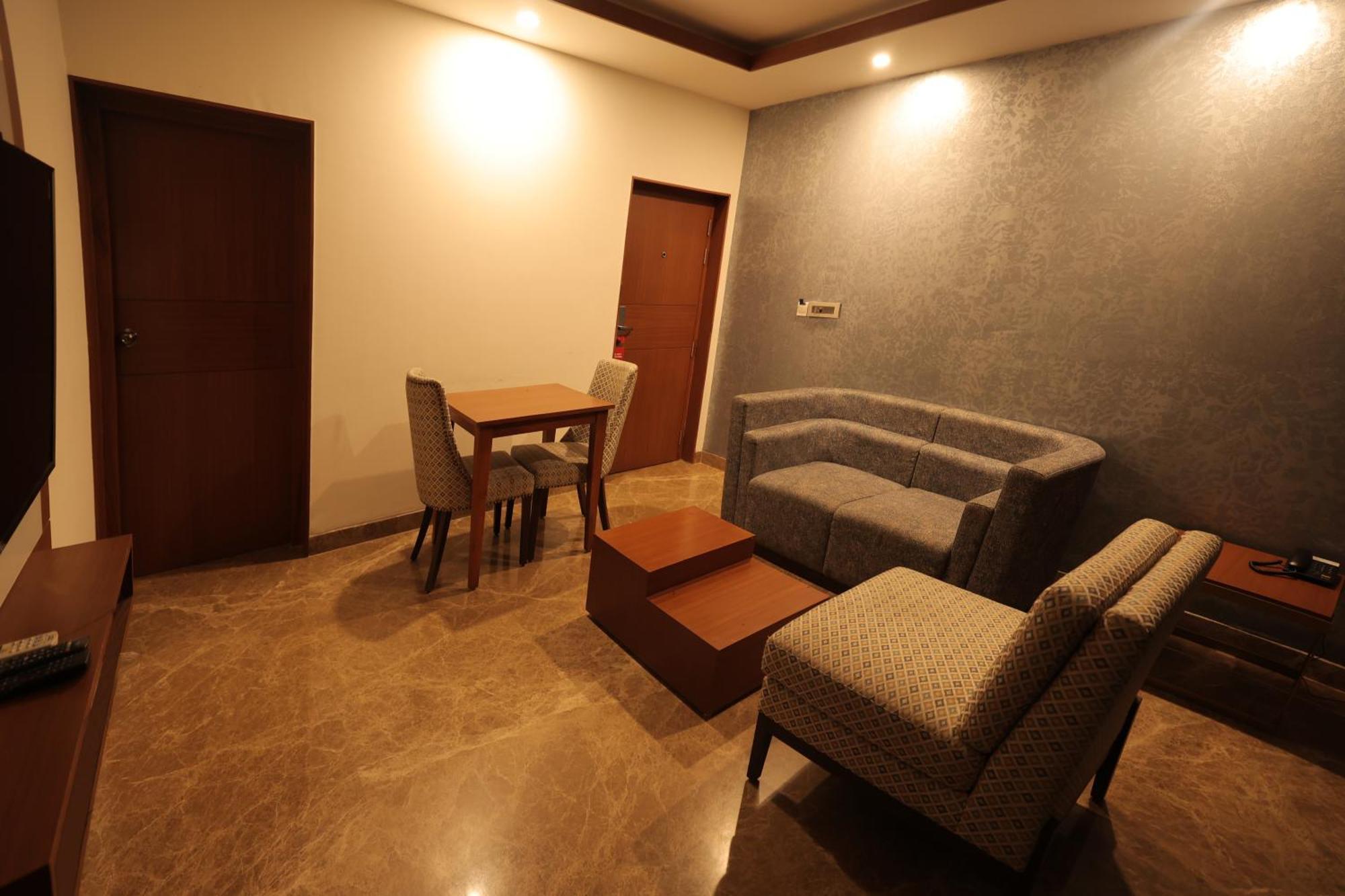 Poppys Vista Hotel Thirumurugan Poondi Exterior foto